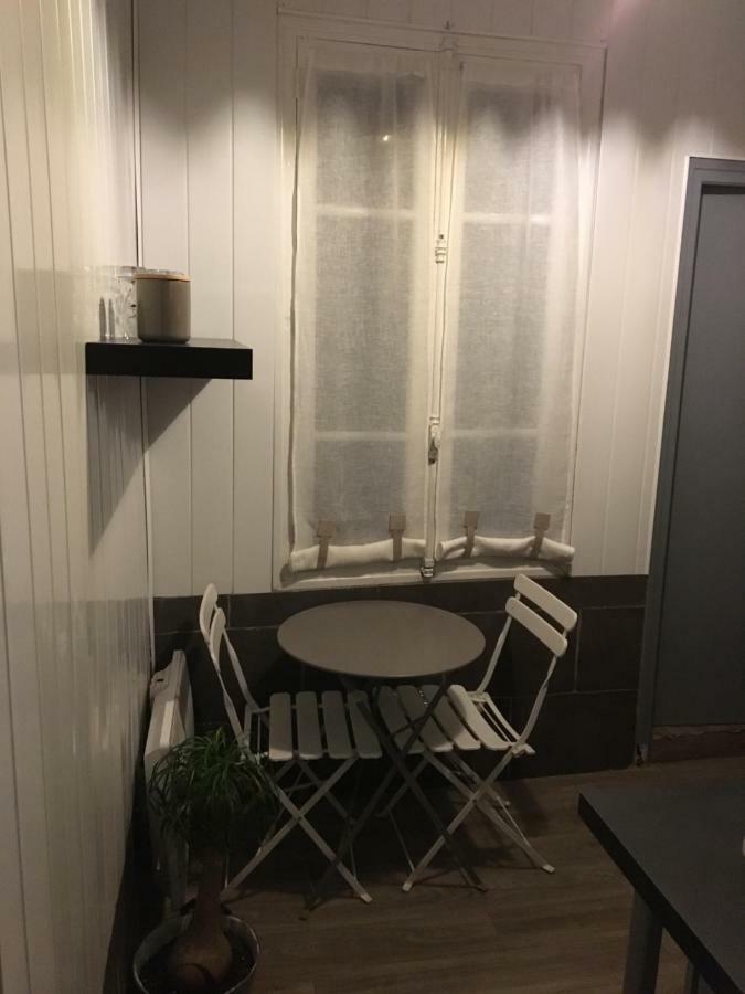 Studio Avec Mezzanine A 5 Min Des Arenes Et De La Gare Hotel Nimes Luaran gambar