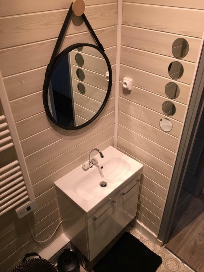Studio Avec Mezzanine A 5 Min Des Arenes Et De La Gare Hotel Nimes Luaran gambar